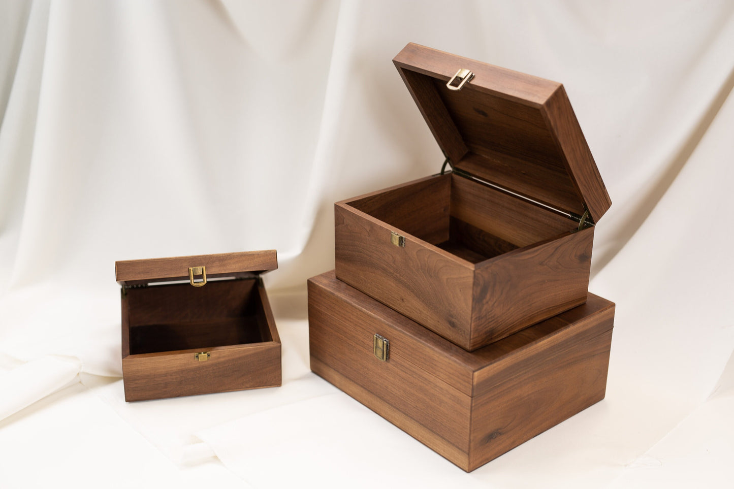 Wood Storage Box w/ Hinge Lid (D10) - Engraved Wedding Keepsake Memory Box Wedding Photos Cards, Engagement Gift, Anniversary Gift Couples