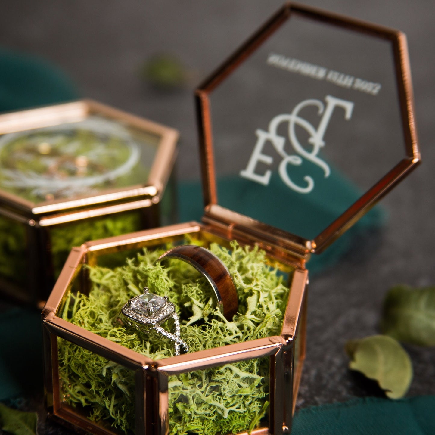 Hexagon Glass Ring Box with Moss - Gold or Rose Gold - Personalized Ring Box for Wedding Ceremony, Modern Ring Holder for Engagements