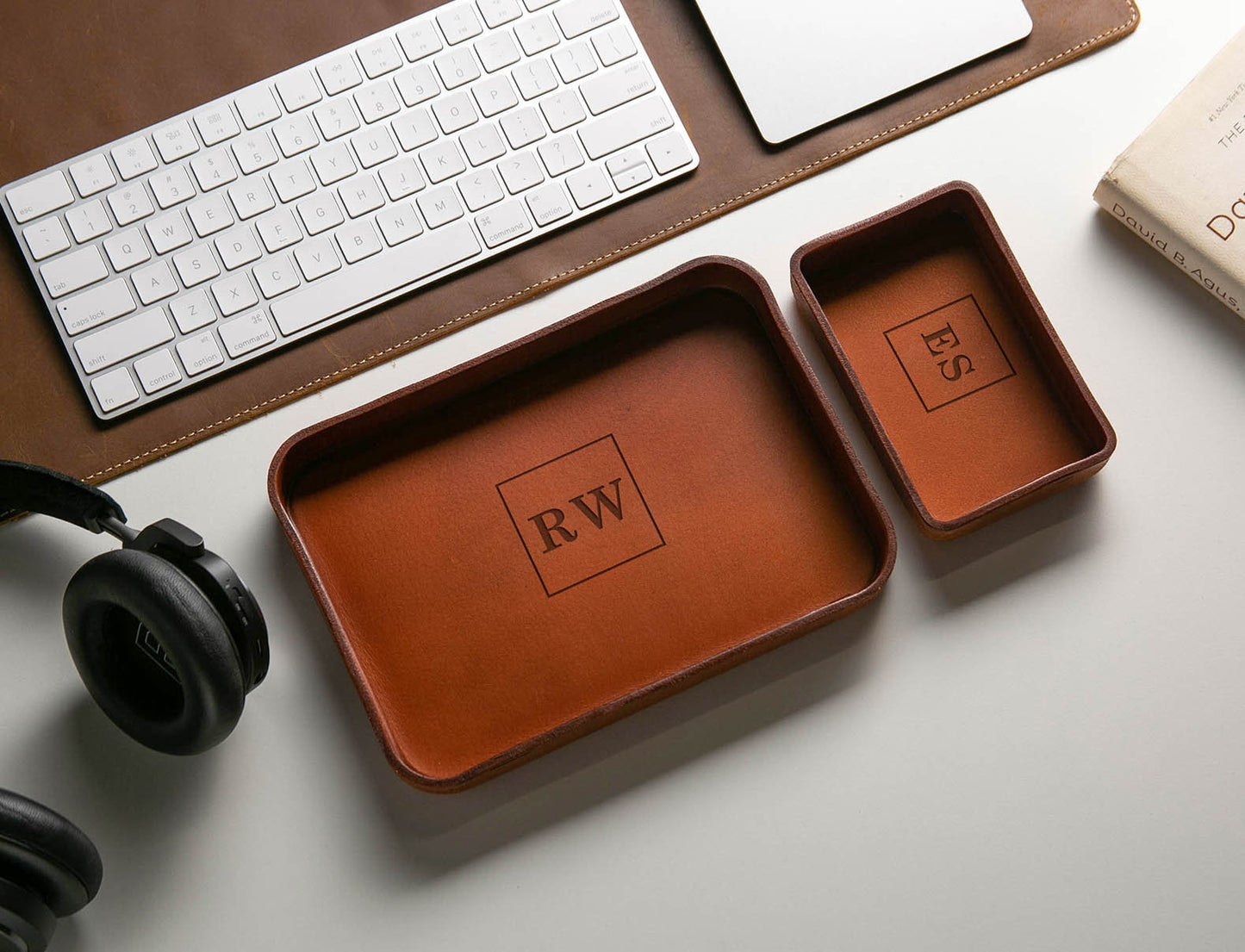Vegetable Tanned Hard Leather Valet (Design 7) - Engraved Monogram EDC Tray for Men Groomsmen Husband Boyfriend Father Dad Son Gift