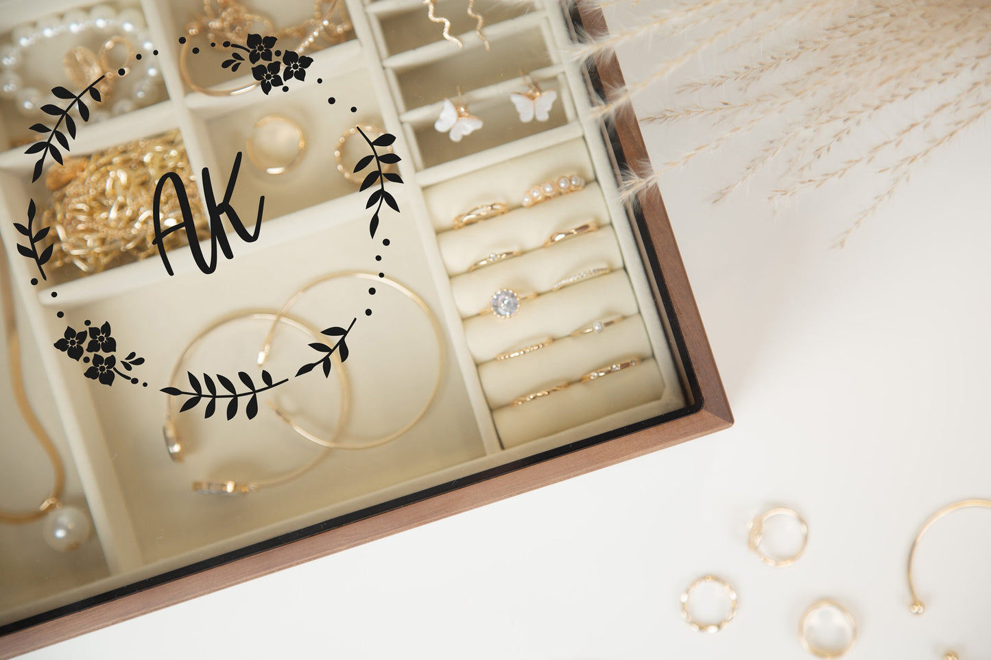 Large Women's Jewelry Box (Design 2) - Jewelry Organizer with Monogram Initial Floral Design, Unique Custom Gift for Women Mom Daughter Wife