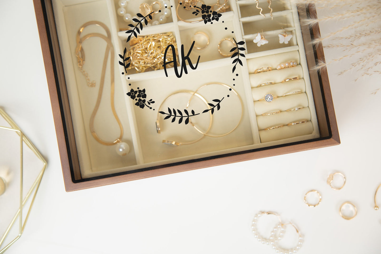 Large Women's Jewelry Box (Design 2) - Jewelry Organizer with Monogram Initial Floral Design, Unique Custom Gift for Women Mom Daughter Wife