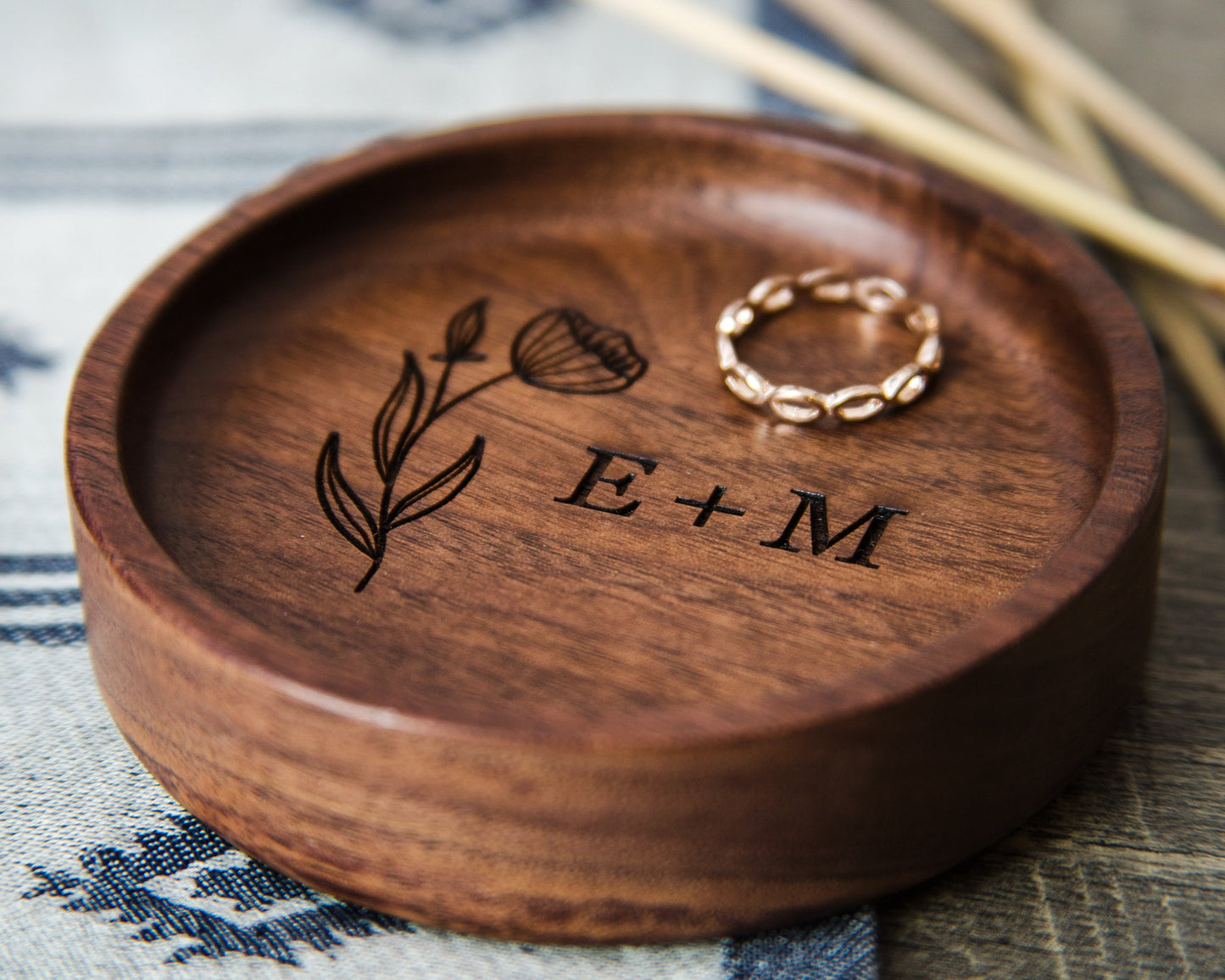 Engraved Floral Ring Tray - Round or Oval Jewelry Tray, 5th Wedding Anniversary for Husband Wife, Engagement Ring Dish, Gift for girlfriend