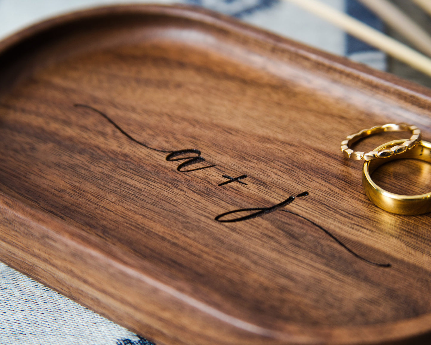 Engraved Floral Ring Tray - Round or Oval Jewelry Tray, 5th Wedding Anniversary for Husband Wife, Engagement Ring Dish, Gift for girlfriend