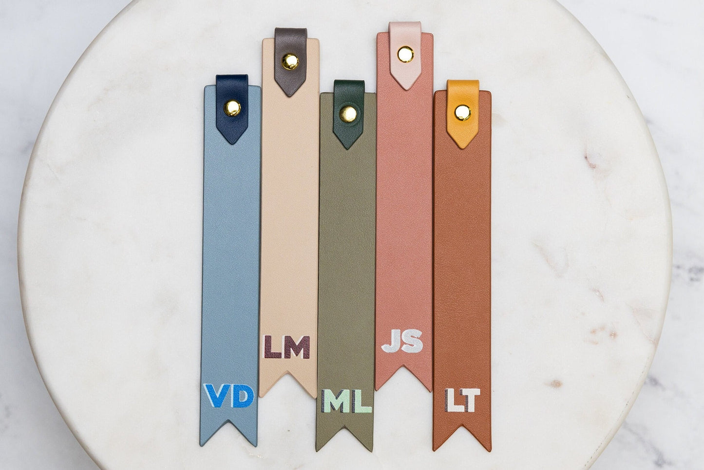 Personalized Leather Bookmark w/ Loop (Design 1) - Custom Page Marker Reading Essential Literary Accessory College Gift for Book Lovers