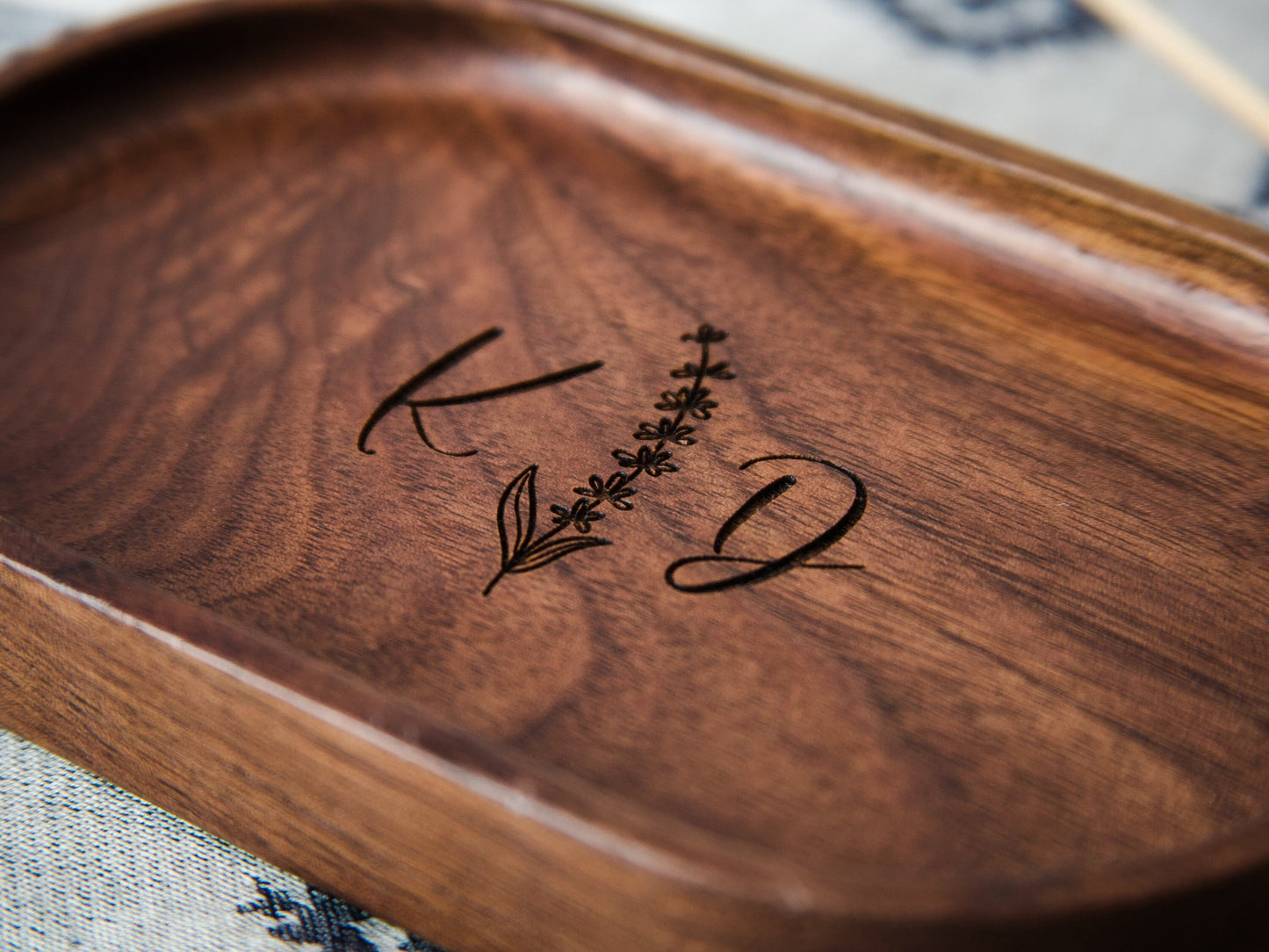Engraved Floral Tray - Round / Oval Jewelry Tray 5th Engagement Wedding Anniversary for Husband Wife Couple Custom Gift, gift for her