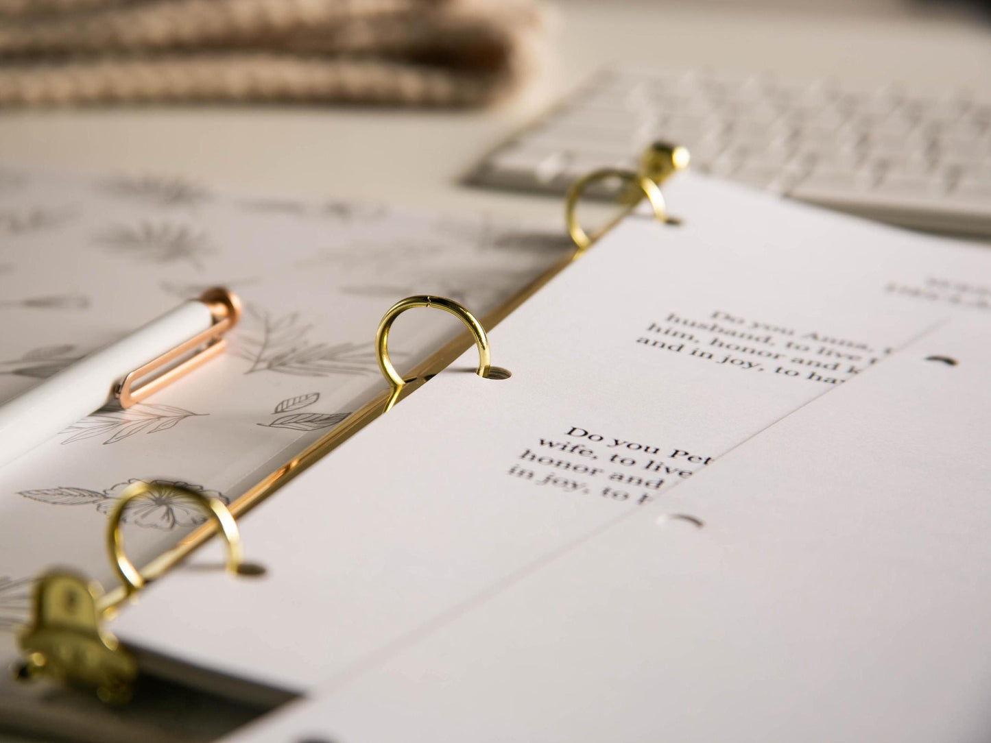 Rental 3 Ring Linen Binder (Design 2) - Refillable Welcome Book, DIY Blank Binder, Guest Information Airbnb Cabin, Rental Guestbook