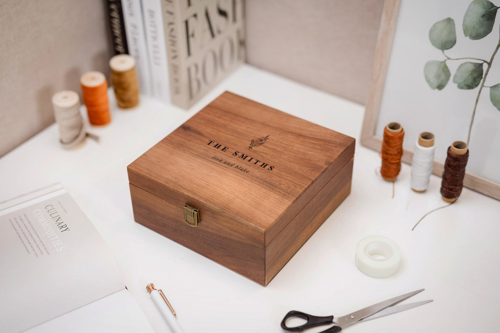 Custom Name Wood Memory Box – Anniversary Gift for Couple