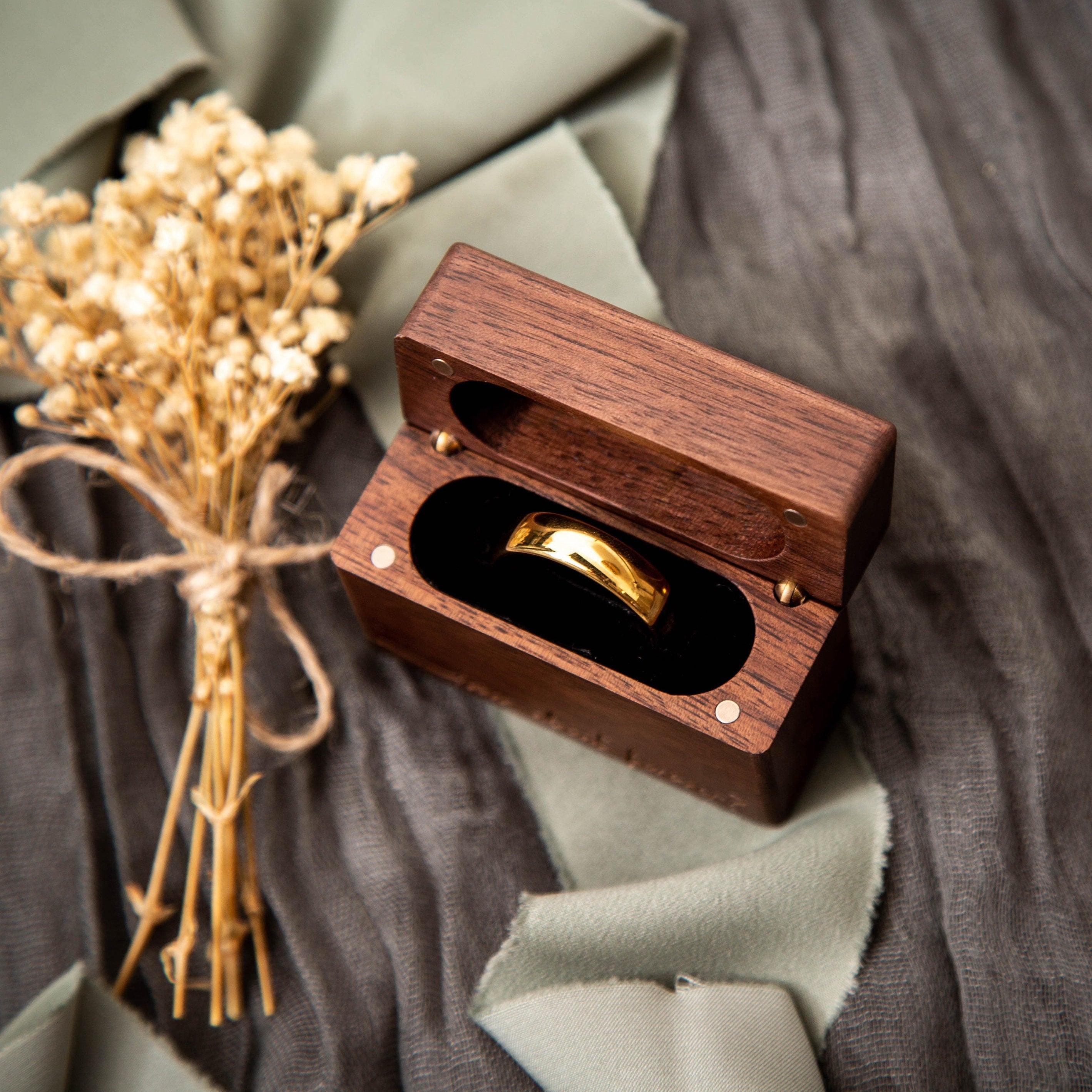 Flip Wood Ring Box