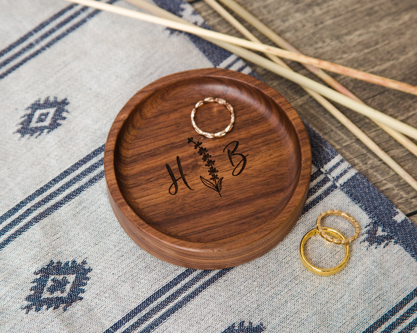 Engraved Floral Ring Tray - Round or Oval Jewelry Tray, 5th Wedding Anniversary for Husband Wife, Engagement Ring Dish, Gift for girlfriend