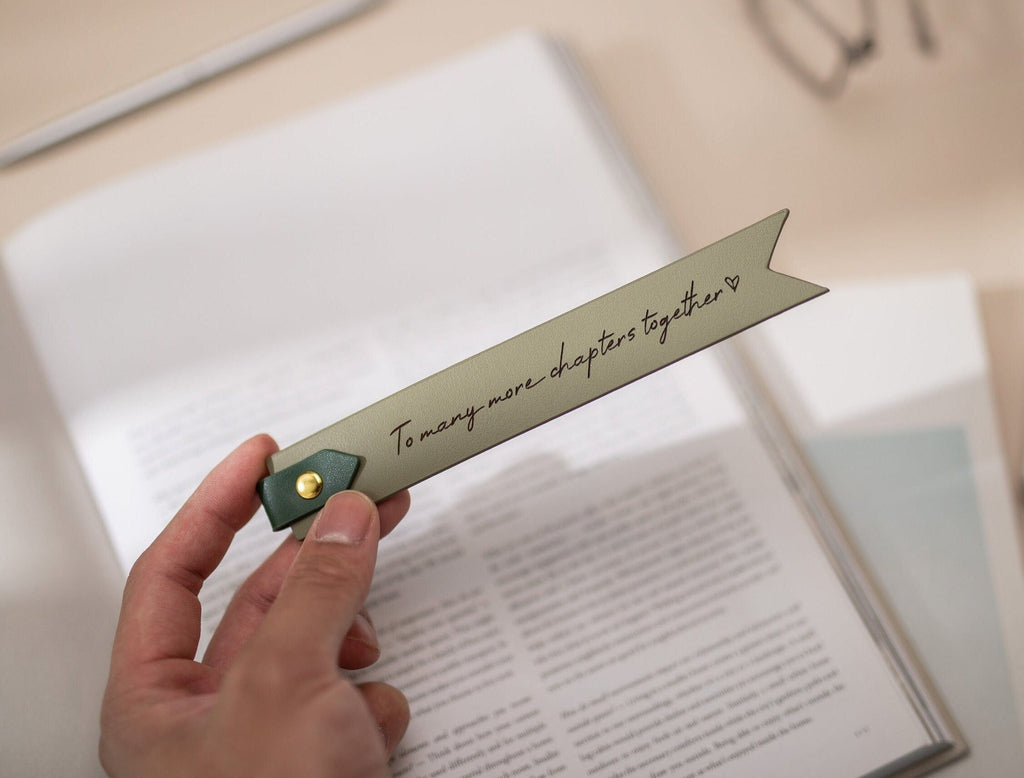 Engraved Leather Bookmark w/ Loop (D1)