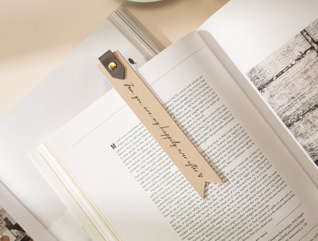 Engraved Leather Bookmark w/ Loop (D1)
