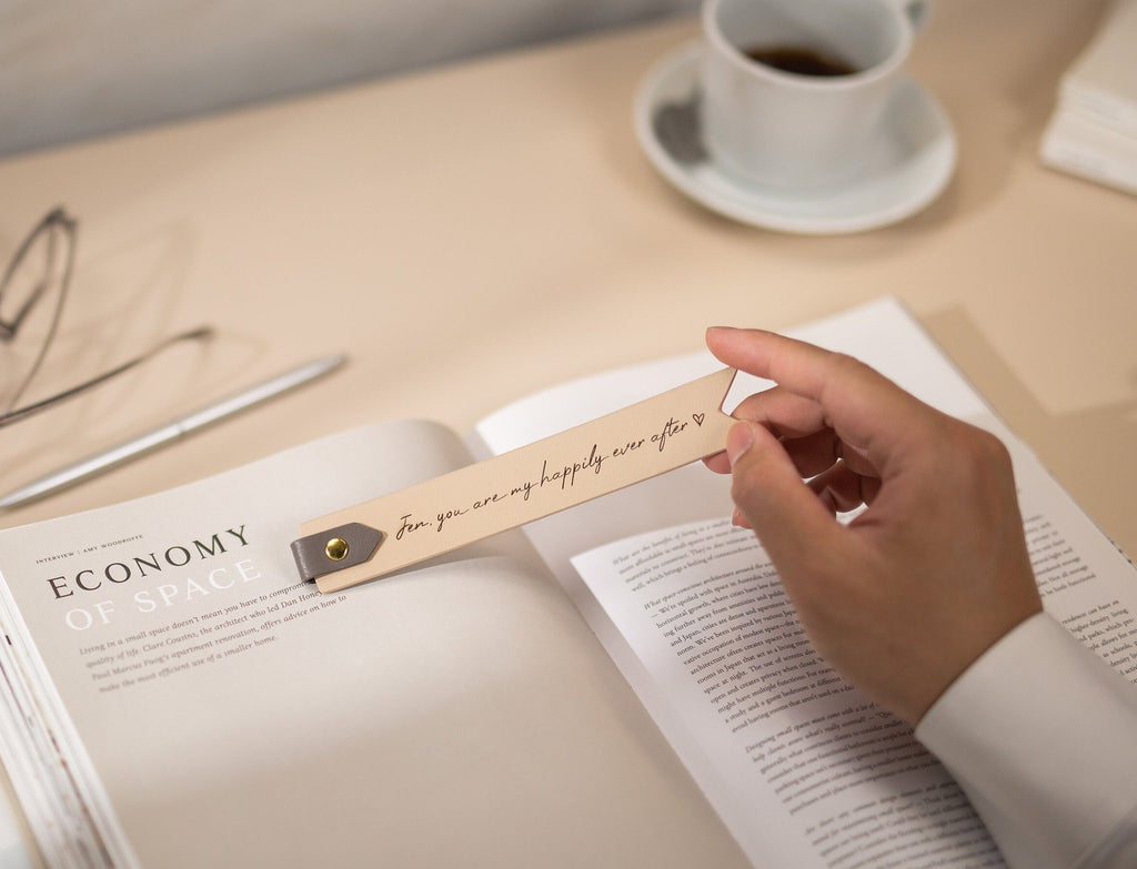 Engraved Leather Bookmark w/ Loop (D1)