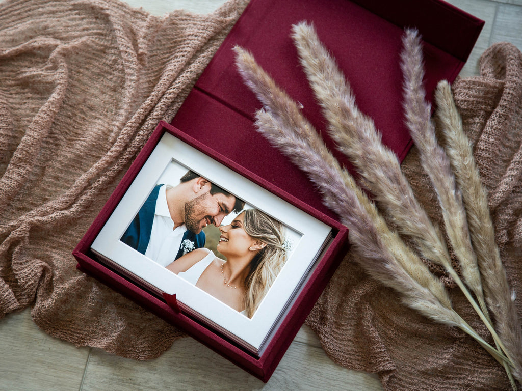 5x7" Embossed Linen Photo Box